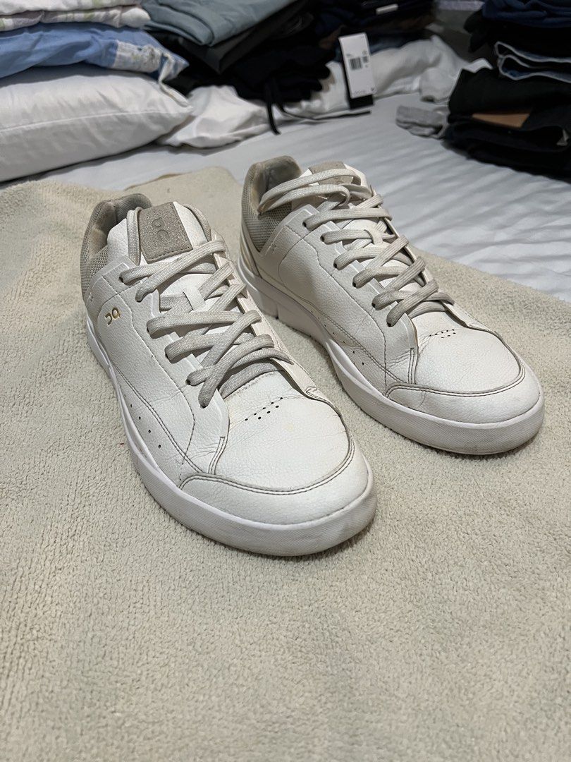 On CloudTec The Roger White Sneakers (Category: Sneakers) located in Santa Maria. Submitted by jeshtine (Listing ID 1427654508, Image 2). Description: .