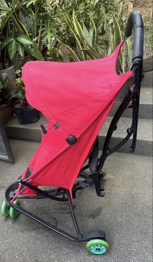 Quinny stroller (Category: Strollers) located in Cainta. Submitted by klejre (Listing ID 1427742646, Image 1). Description: Stylish, lightweight, sleek.