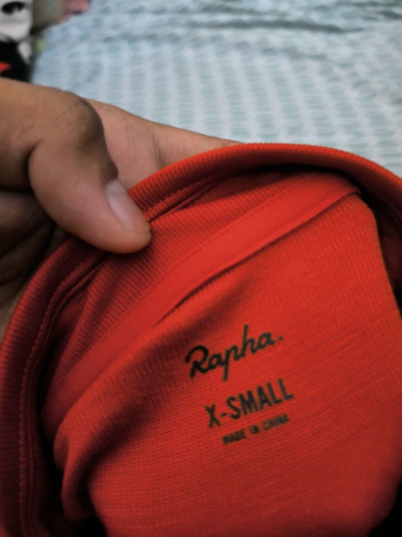 Rapha Classic Cycling Jersey (xsmall) (Category: Activewear) located in Santa Rosa. Submitted by tindahannitimi (Listing ID 1427727656, Image 3). Description: Rapha Classic Jersey (xsmall) 𝗔𝗧𝗧𝗘𝗡𝗧𝗜𝗢𝗡 𝗧𝗢 𝗕𝗨𝗬𝗘𝗥𝗦: Colors may slightly vary due to lighting. Please manage your expectations all items are thrifted. Items may have minor lint, faint stains or sign of wear. No return / No exchange. Location: Sta.rosa,Laguna We Ship Nationwid