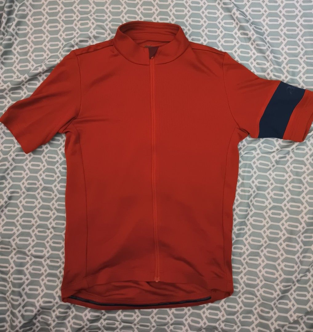 Rapha Classic Cycling Jersey (xsmall) (Category: Activewear) located in Santa Rosa. Submitted by tindahannitimi (Listing ID 1427727656, Image 1). Description: Rapha Classic Jersey (xsmall) 𝗔𝗧𝗧𝗘𝗡𝗧𝗜𝗢𝗡 𝗧𝗢 𝗕𝗨𝗬𝗘𝗥𝗦: Colors may slightly vary due to lighting. Please manage your expectations all items are thrifted. Items may have minor lint, faint stains or sign of wear. No return / No exchange. Location: Sta.rosa,Laguna We Ship Nationwid