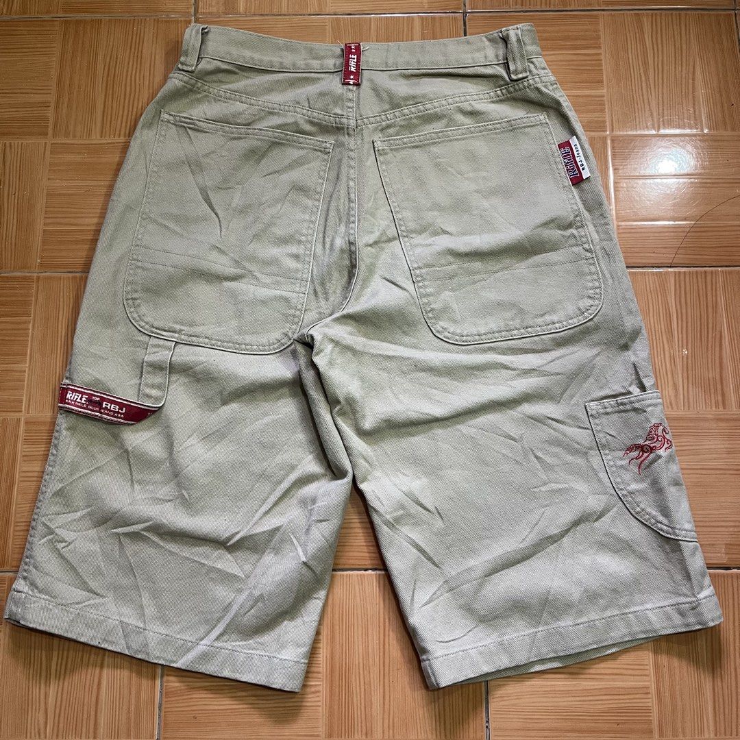 Rifle Jeans Shorts - Size 32 (Category: Shorts) located in San Antonio. Submitted by dvdfrncsco (Listing ID 1427678099, Image 2). Description: jort 32x25x12 .