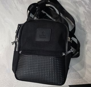 由 mo.k.infinity (刊登 ID 1427640273，圖片 1) 提交，位於 的 (類別：)，說明：。