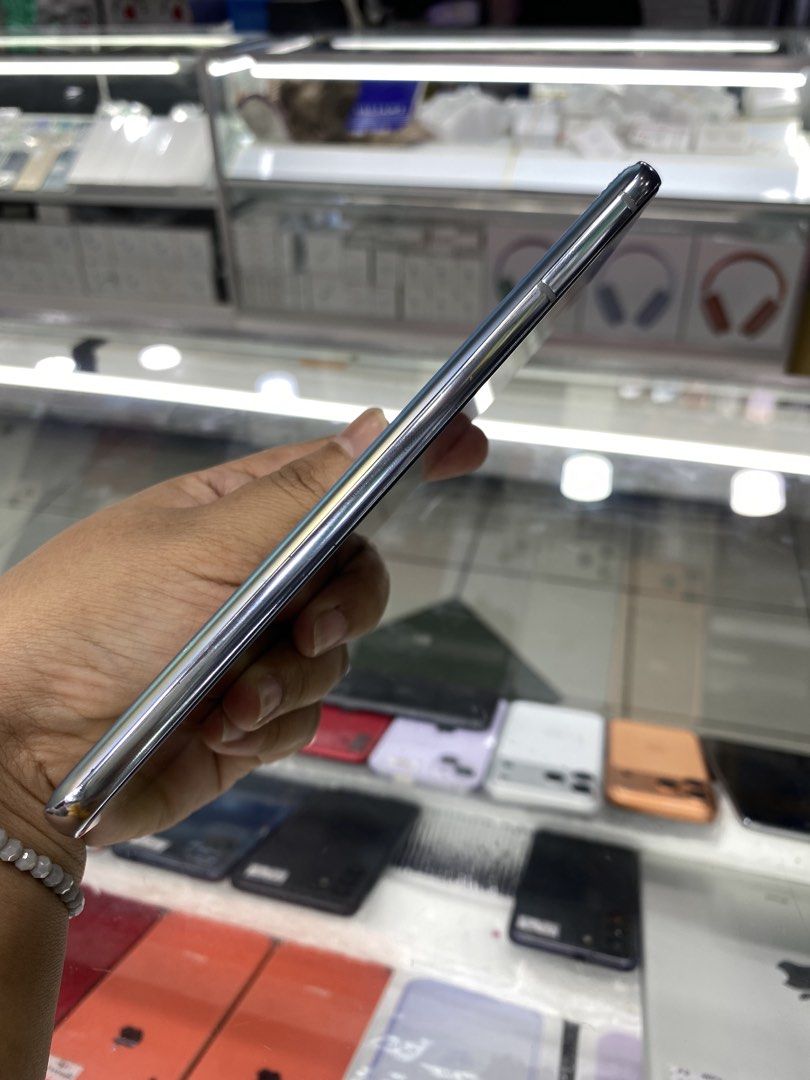 S21 plus 5g (Category: Samsung) located in San Juan City. Submitted by amyjoysementilla.10 (Listing ID 1427706466, Image 3). Description: S21 plus 5g 8gb Ram 256gb storage Secondhand original NTC approved Openline No hidden issue No history of repair Check all you want We Accept cod w/in Metro Manila Only. We accept via Lalamove Payment First Policy upon pick-up. We Ship Nationwide via LBC process.or You can visit to my Physical store located @Gr