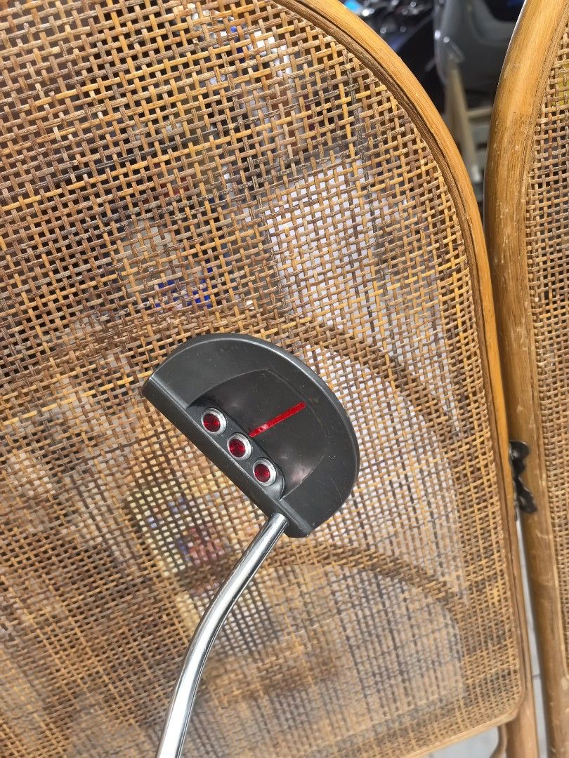 Scotty cameron putter (Category: Golf) located in Caloocan City. Submitted by ace2729 (Listing ID 1427659263, Image 3). Description: SCOTTY CAMERON SELECT GOLO PUTTER 33" INCHES LAMKIN GRIP EXCELLENT CONDITION LOCATION: PUNTURIN VALENZUELA WE SHIP NATIONWIDE SF BUYER'S EXPENSE.