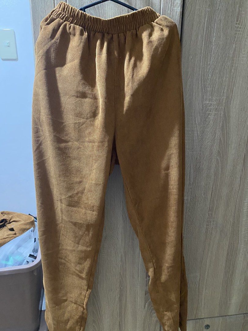 Shein Coords Corduroy Short Sleeve Jacket (Category: Coats, Jackets and Outerwear) located in Las Pinas. Submitted by ahphnp (Listing ID 1427642439, Image 2). Description: .
