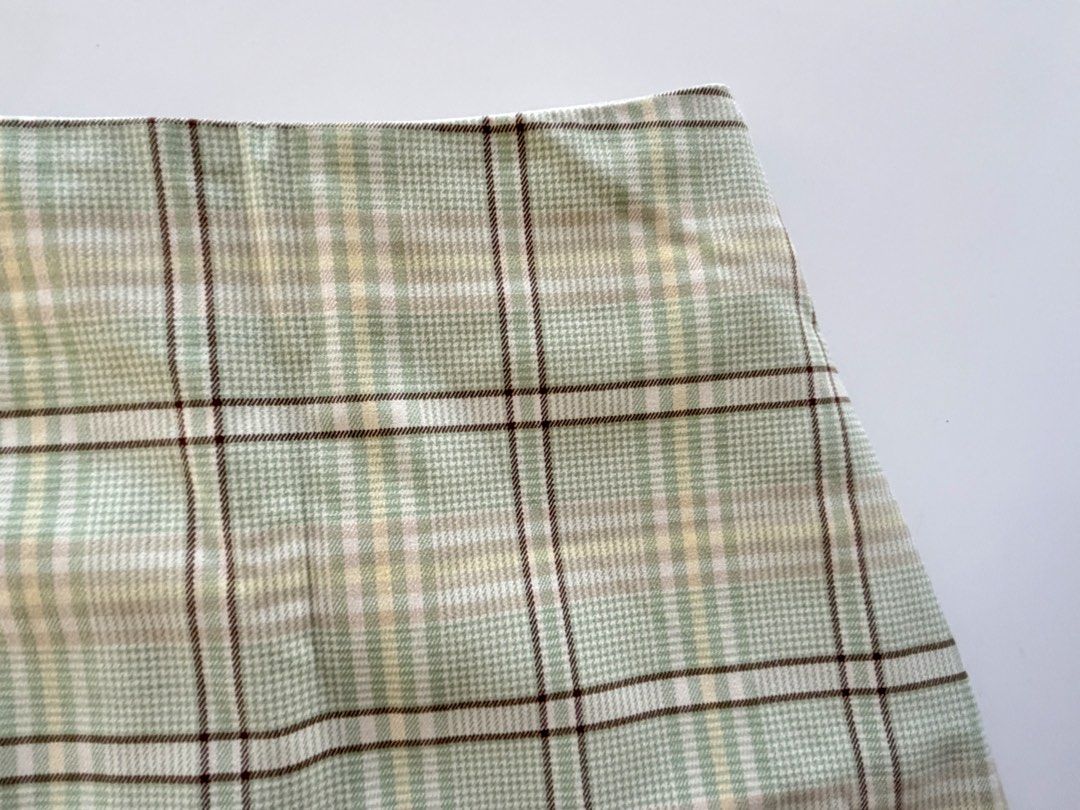 Size S - Green Skirt (Category: Skirts) located in Makati City. Submitted by preloveditems_8 (Listing ID 1427697054, Image 3). Description: .