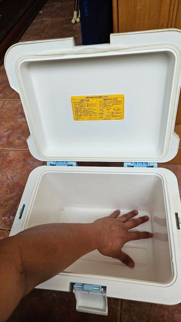 Southern Port Cooler Box (Category: Storage Boxes & Baskets) located in Sablan. Submitted by gongonshelley12 (Listing ID 1427776637, Image 2). Description: 800 ONLY... SUPER SALE!!! GCASH NOW!!! SOUTHERN PORT COOLER JAPAN SURPLUS HEAVY DUTY COOLER, EXCELLENT CONDITION KONTING LINIS LANG MEDIUM SIZE LANG MADALING DALHIN KAHIT SAAN, MAGANDA PAG NAGTTRAVEL KAYO, ILAGAY NIYO DRINKS NIYO DITO PARA MALAMIG SA BUONG BYAHE Dimensions: Length - 14 inches 