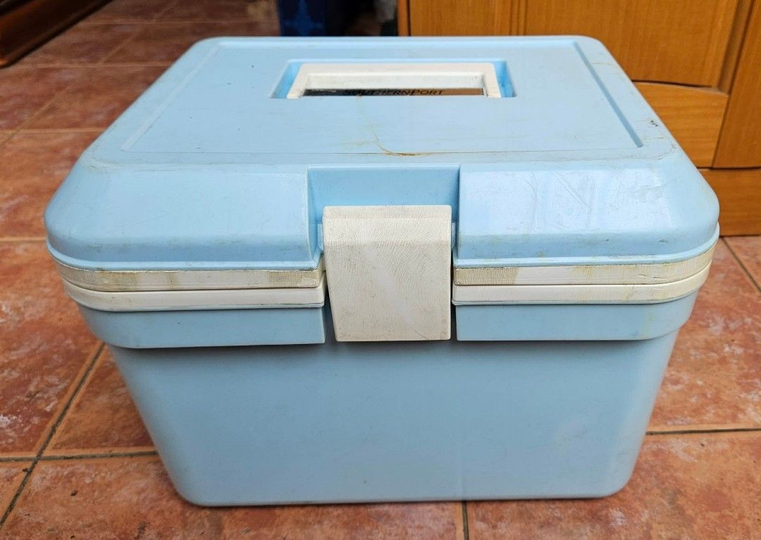 Southern Port Cooler Box (Category: Storage Boxes & Baskets) located in Sablan. Submitted by gongonshelley12 (Listing ID 1427776637, Image 1). Description: 800 ONLY... SUPER SALE!!! GCASH NOW!!! SOUTHERN PORT COOLER JAPAN SURPLUS HEAVY DUTY COOLER, EXCELLENT CONDITION KONTING LINIS LANG MEDIUM SIZE LANG MADALING DALHIN KAHIT SAAN, MAGANDA PAG NAGTTRAVEL KAYO, ILAGAY NIYO DRINKS NIYO DITO PARA MALAMIG SA BUONG BYAHE Dimensions: Length - 14 inches 