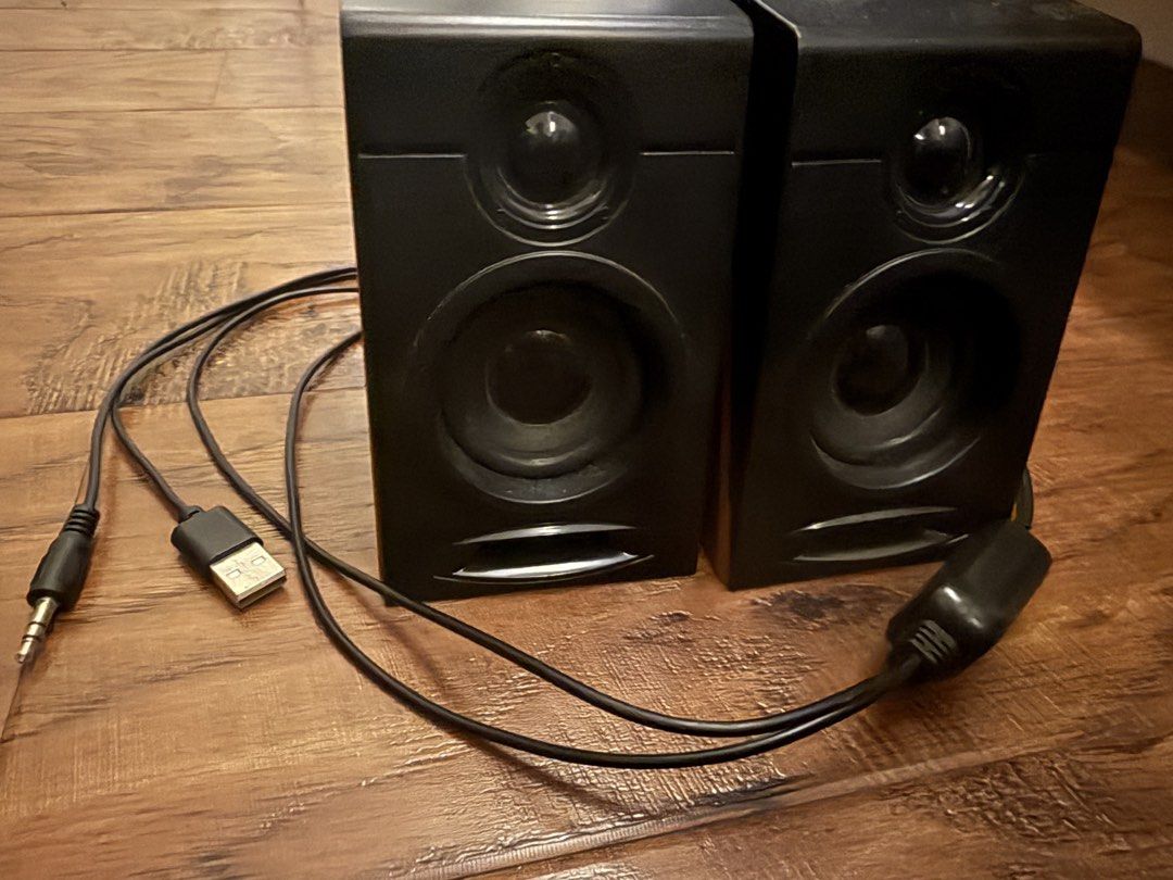 Speakers410534392366387201
