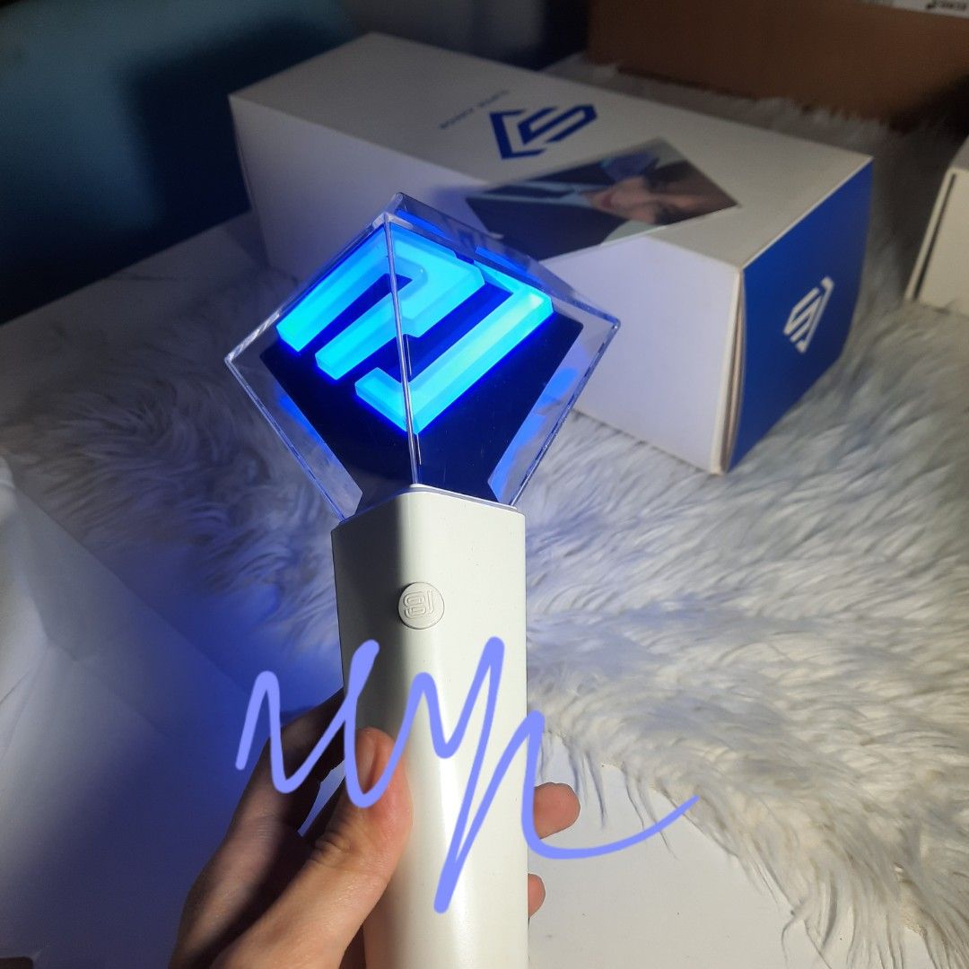 Super Junior Lightstick Vers 2 with Yesung Photocard (Category: K-Wave Merchandise) located in Manila. Submitted by elley_ph (Listing ID 1427713720, Image 2). Description: •No to sensitive, Older merch, used last SS9 •Prefer Grab sdd para mareceive agad w/o damages ~ loc: Manila • with Yesung version 3 Lightstick PC cuz NO VERSION 2 PC INCLUDED •LAST PRICE SHOWN, not up for nego.