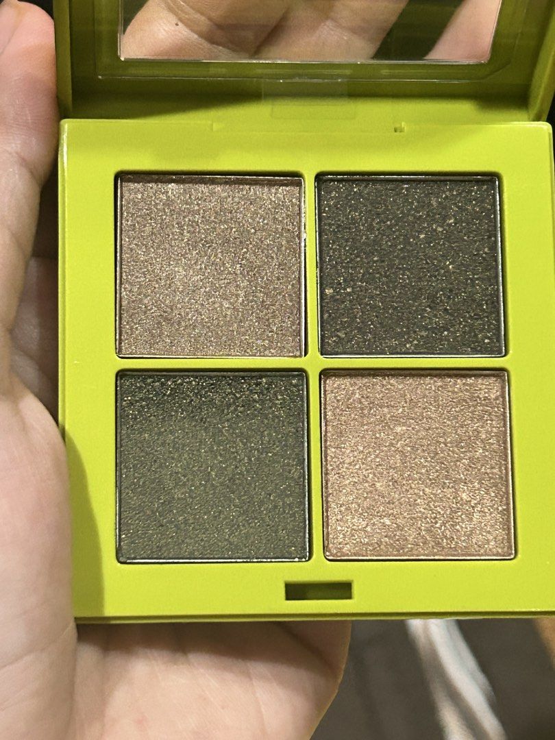 Étoile Rose Eyeshadow Palette (Category: Makeup) located in Quezon City. Submitted by minminreyn (Listing ID 1427672142, Image 2). Description: Etoile Rose 4 color eyeshadow Shade: 01 Matcha au lait From Japan Gcash payment Lalamove.