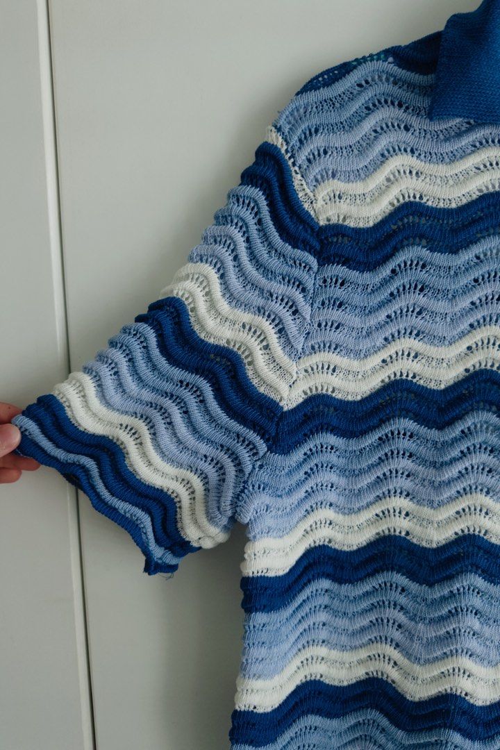 Tropical Shirt (Category: Formal Shirts) located in Muntinlupa City. Submitted by goldlevel (Listing ID 1427696705, Image 3). Description: Knitted Blue Waves shirt Perfect for summer outfits.