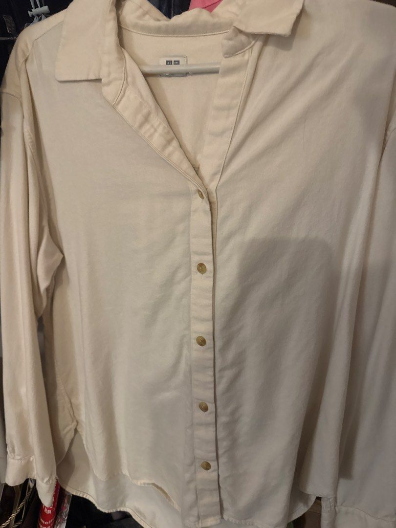 Uniqlo Button-Down Shirt (Category: Shirts) located in Quezon City. Submitted by pjsitems (Listing ID 1427655856, Image 1). Description: Size: Medium Dont ask for worn photos.