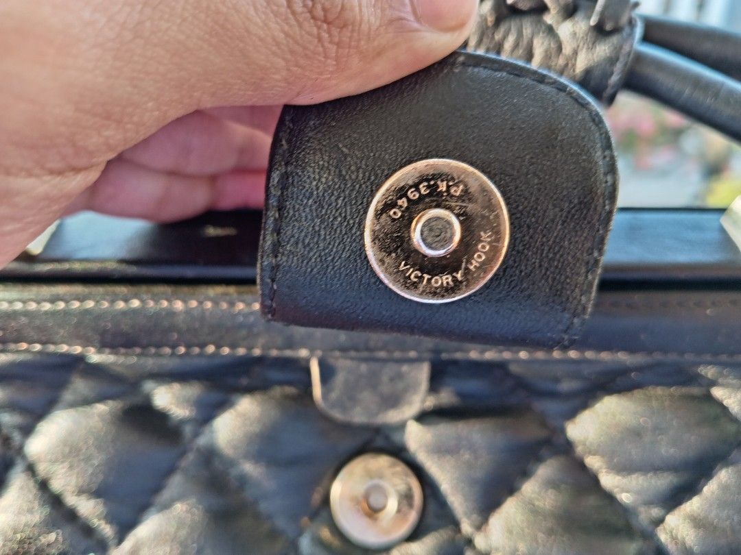 Vintage Chanel top handle bag (Category: Everything Else Others) located in Malolos. Submitted by shoptokyothrift (Listing ID 1427772281, Image 3). Description: Vintage Chanel Bag Top Handle As Is See Photos for details.