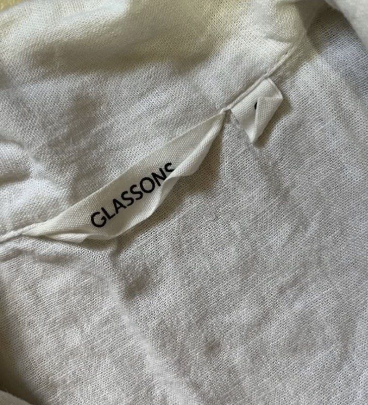 White linen polo tie top (Category: Sleeveless) located in Makati City. Submitted by biotch (Listing ID 1427687172, Image 2). Description: Perfect this summer! Fits xxs-xs No flaws Same day delivery makati area asymmetrical Cotton on Nike new balance asics adidas Lululemon bershka skims sports leggings sportsbra H&M bershka corporate skirt skort zara pomelo thrift baggy jeans wide leg denim cotton on vintage classy short tank top urban revivo uni