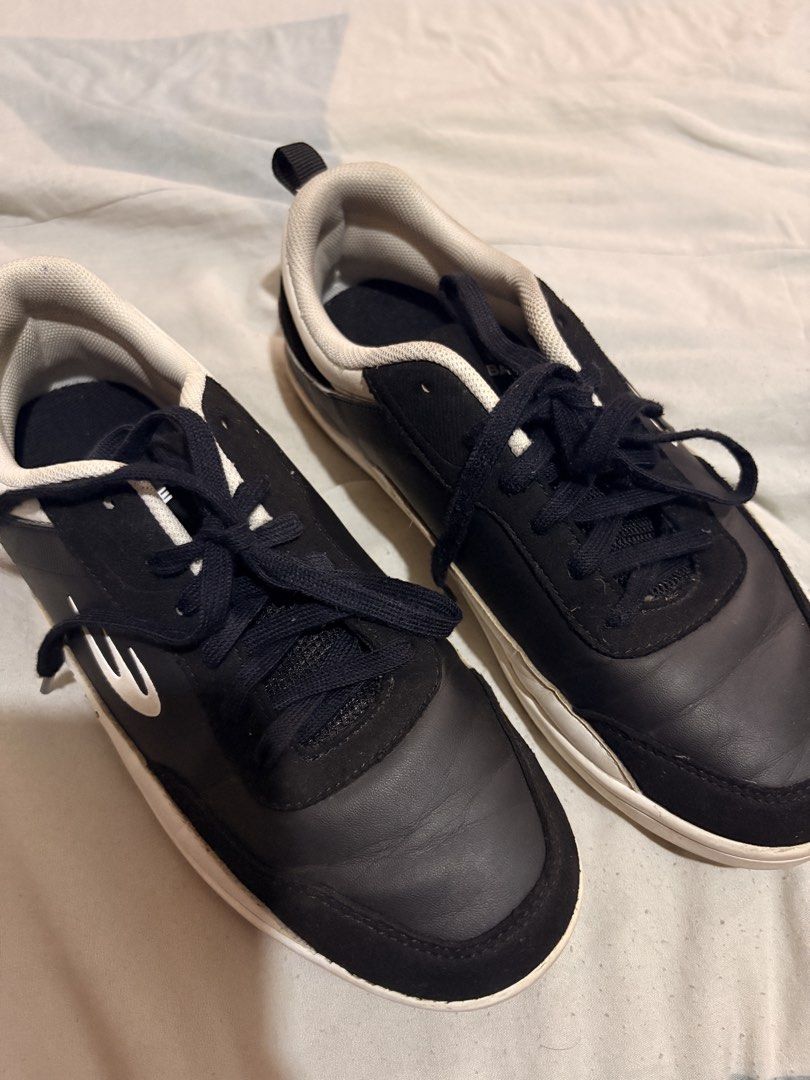World Balance Spring Rush BB - Black (Category: Sneakers) located in Pasig City. Submitted by hey_declutter (Listing ID 1427728663, Image 3). Description: FS: World Balance Size 7 unisex With minor scratches in photos na pwede pa siguro malinis No box .