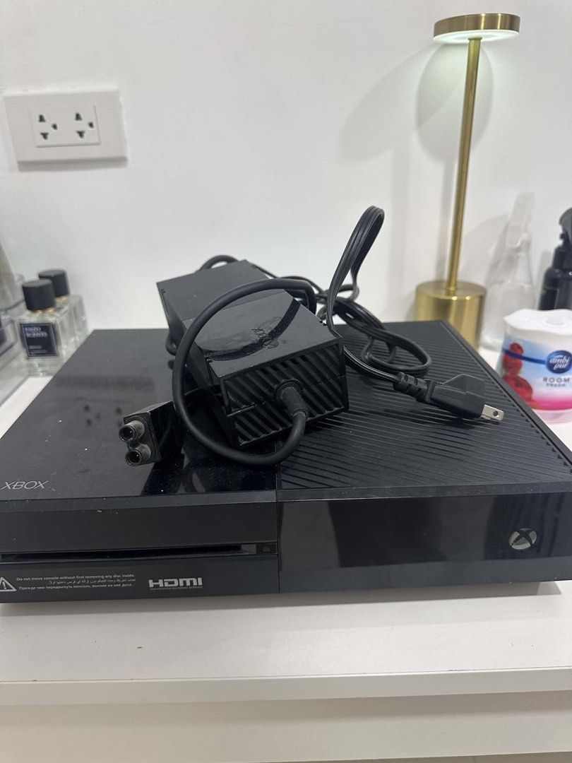 Xbox One Console with Controller (Category: Controllers) located in Agoo. Submitted by aronees (Listing ID 1427671603, Image 1). Description: Xbox One 500GB For Sale Price: ₱4,000 (negotiable) Condition: • Reset / factory default • Fully functional • With visible scratches (cosmetic only, does not affect performance) Inclusions: • 1 Controller (no battery cover) • Rechargeable batteries • Power brick • Assorted Xbox game CDs Issues: • Cosmetic sc