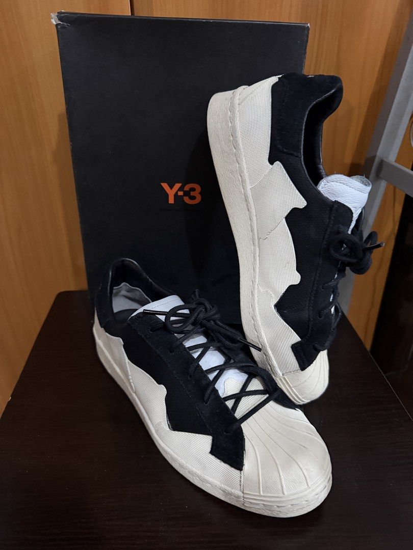 Y-3 Super Takusan Sneakers (Category: Sneakers) located in Taguig. Submitted by vincedeclutters (Listing ID 1427666999, Image 2). Description: Y3 Super Takusan Sneakers in Black & White Lightly used. Bought in Hong Kong for 2950 HKD // 22,000 PHP. SELLING CHEAP.
