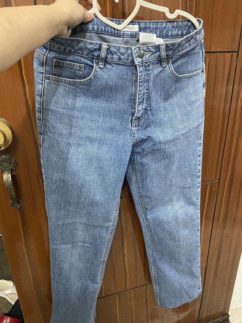 Yessica Blue Straight Cut Jeans (Category: Jeans) located in Pateros City. Submitted by downsizin (Listing ID 1427648363, Image 1). Description: Medida Size 30 inches waist, 36 inches length Blue jeans from Yessica. Features a classic five-pocket design with a button and zipper closure. The jeans have a straight leg cut. The tag indicates size 36..