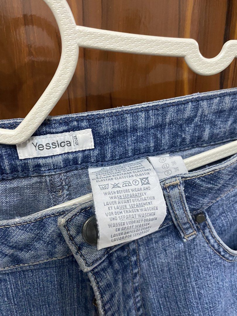 Yessica Blue Straight Cut Jeans (Category: Jeans) located in Pateros City. Submitted by downsizin (Listing ID 1427648363, Image 3). Description: Medida Size 30 inches waist, 36 inches length Blue jeans from Yessica. Features a classic five-pocket design with a button and zipper closure. The jeans have a straight leg cut. The tag indicates size 36..