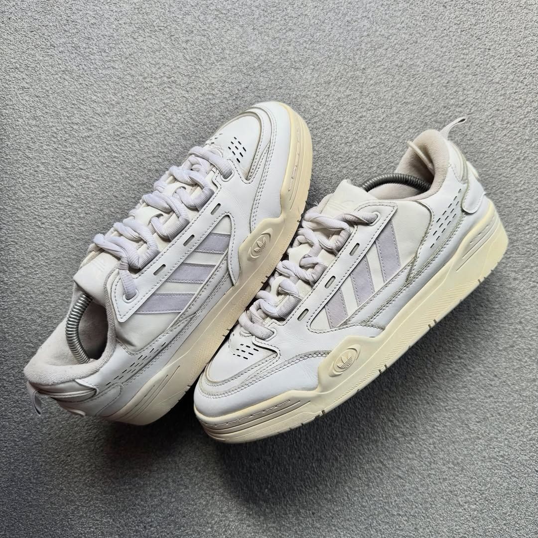 AĎIDÁS ADI2000 WHITE (Category: Sneakers) located in Cagayan de Oro. Submitted by huntbytrickjam.v2 (Listing ID 1427924026, Image 1). Description: AĎIDÁS ADI2000 WHITE US 10.5 / EURO 44.5 / CM 28.5 EXCELLENT Pair Only No Issue M - 1799 S - 1999 G - 2299 FREE SHIPPING - Note: All trademarks and copyrights belong to the original brand owners. @huntbytrickjam.v2 is a third-party reseller and has no official affiliation with the brands shown. Photos 