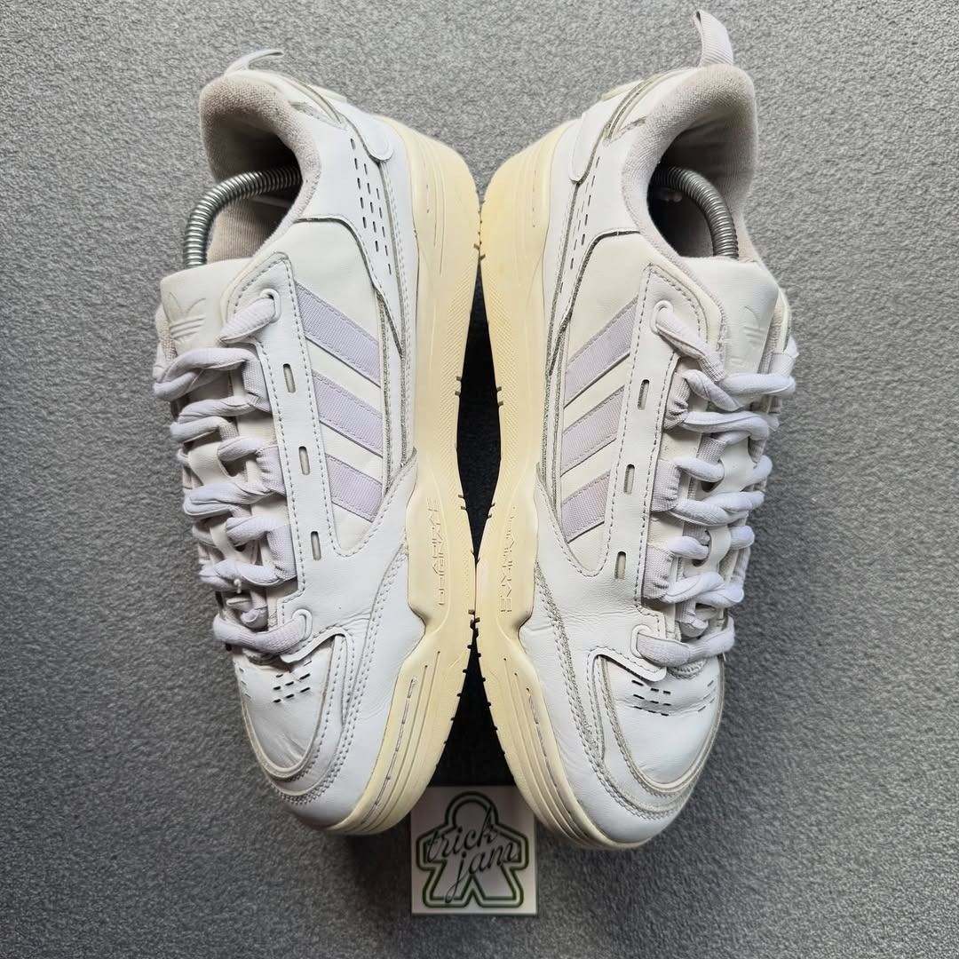 AĎIDÁS ADI2000 WHITE (Category: Sneakers) located in Cagayan de Oro. Submitted by huntbytrickjam.v2 (Listing ID 1427924026, Image 3). Description: AĎIDÁS ADI2000 WHITE US 10.5 / EURO 44.5 / CM 28.5 EXCELLENT Pair Only No Issue M - 1799 S - 1999 G - 2299 FREE SHIPPING - Note: All trademarks and copyrights belong to the original brand owners. @huntbytrickjam.v2 is a third-party reseller and has no official affiliation with the brands shown. Photos 