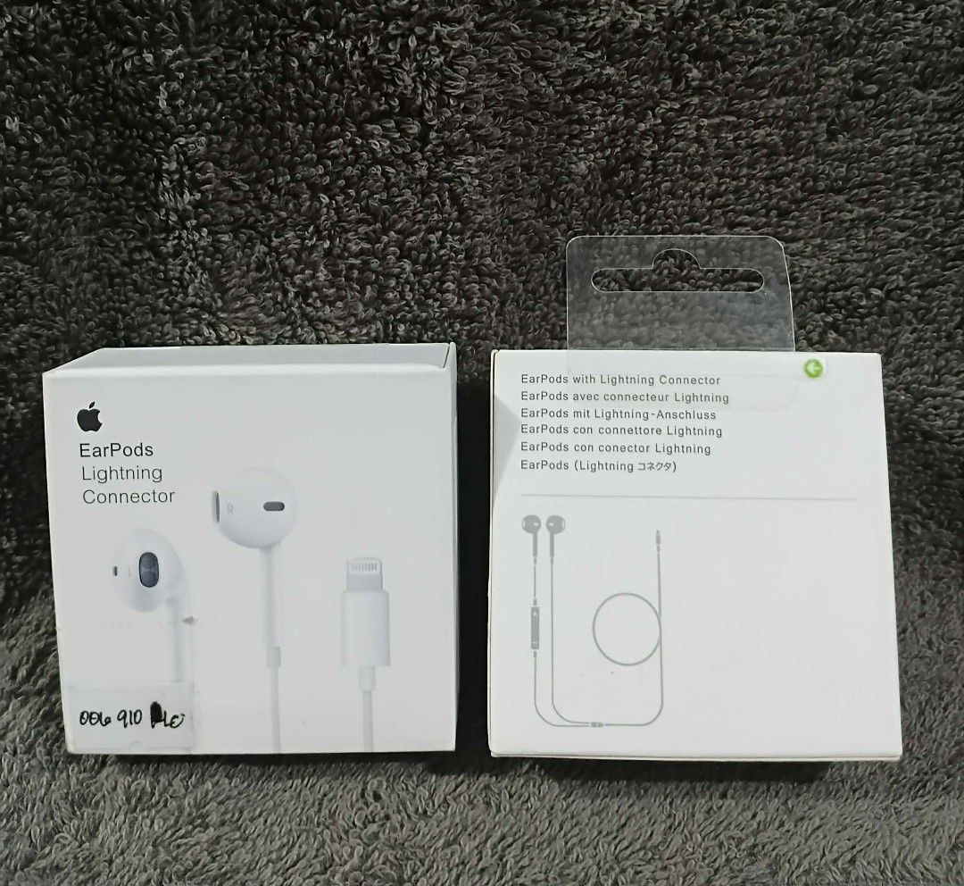 Apple EarPods with Lightning Connector (Category: Earphones) located in Manila. Submitted by chinggayg.190 (Listing ID 1427862933, Image 2). Description: Upgrade your everyday listening with Apple EarPods with Lightning Connector — the perfect companion for iPhone users who want clear sound, reliable performance, and all-day comfort. Designed with Apple’s signature ergonomic shape, these EarPods fit naturally in your ears, making them great for m