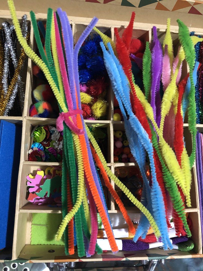 Arts Set (Category: Craft Supplies & Tools) located in Mandaluyong City. Submitted by jennyitems (Listing ID 1427928882, Image 2). Description: 🎨 Arts Set with a wide variety of crafting supplies. 🖌️ Includes: pom-poms, sequins, googly eyes, pipe cleaners, felt sheets, beads, and more. 🧳 Comes in a box with compartments for organization. 👫 Perfect for all ages. 👨‍👩‍👧‍👦 Good Bonding as well of Mom & Kids, Dad & Kids or the Whole Family! 👨