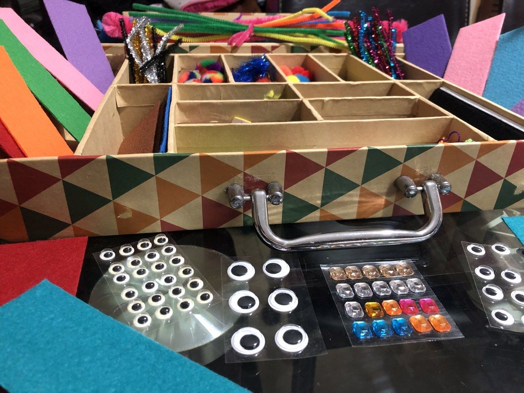 Arts Set (Category: Craft Supplies & Tools) located in Mandaluyong City. Submitted by jennyitems (Listing ID 1427928882, Image 3). Description: 🎨 Arts Set with a wide variety of crafting supplies. 🖌️ Includes: pom-poms, sequins, googly eyes, pipe cleaners, felt sheets, beads, and more. 🧳 Comes in a box with compartments for organization. 👫 Perfect for all ages. 👨‍👩‍👧‍👦 Good Bonding as well of Mom & Kids, Dad & Kids or the Whole Family! 👨