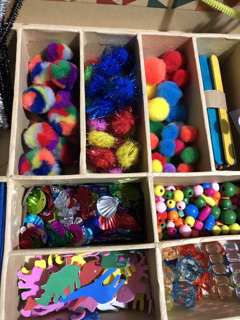 Arts Set (Category: Craft Supplies & Tools) located in Mandaluyong City. Submitted by jennyitems (Listing ID 1427928882, Image 1). Description: 🎨 Arts Set with a wide variety of crafting supplies. 🖌️ Includes: pom-poms, sequins, googly eyes, pipe cleaners, felt sheets, beads, and more. 🧳 Comes in a box with compartments for organization. 👫 Perfect for all ages. 👨‍👩‍👧‍👦 Good Bonding as well of Mom & Kids, Dad & Kids or the Whole Family! 👨