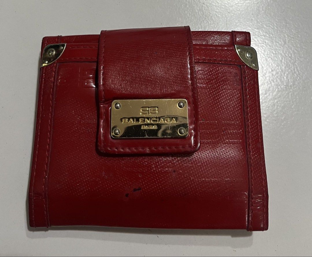 Balenciaga Red Leather Wallet (Category: Luxury Bags & Wallets) located in Opol. Submitted by johnalbert.thrift (Listing ID 1427816568, Image 1). Description: Balenciaga Verygood condition Need clean.
