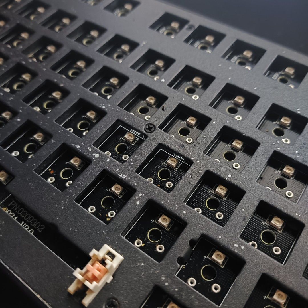 Barebone Tecware Phantom RGB Mechanical Hotswappable 80% Keyboard471500875828439042