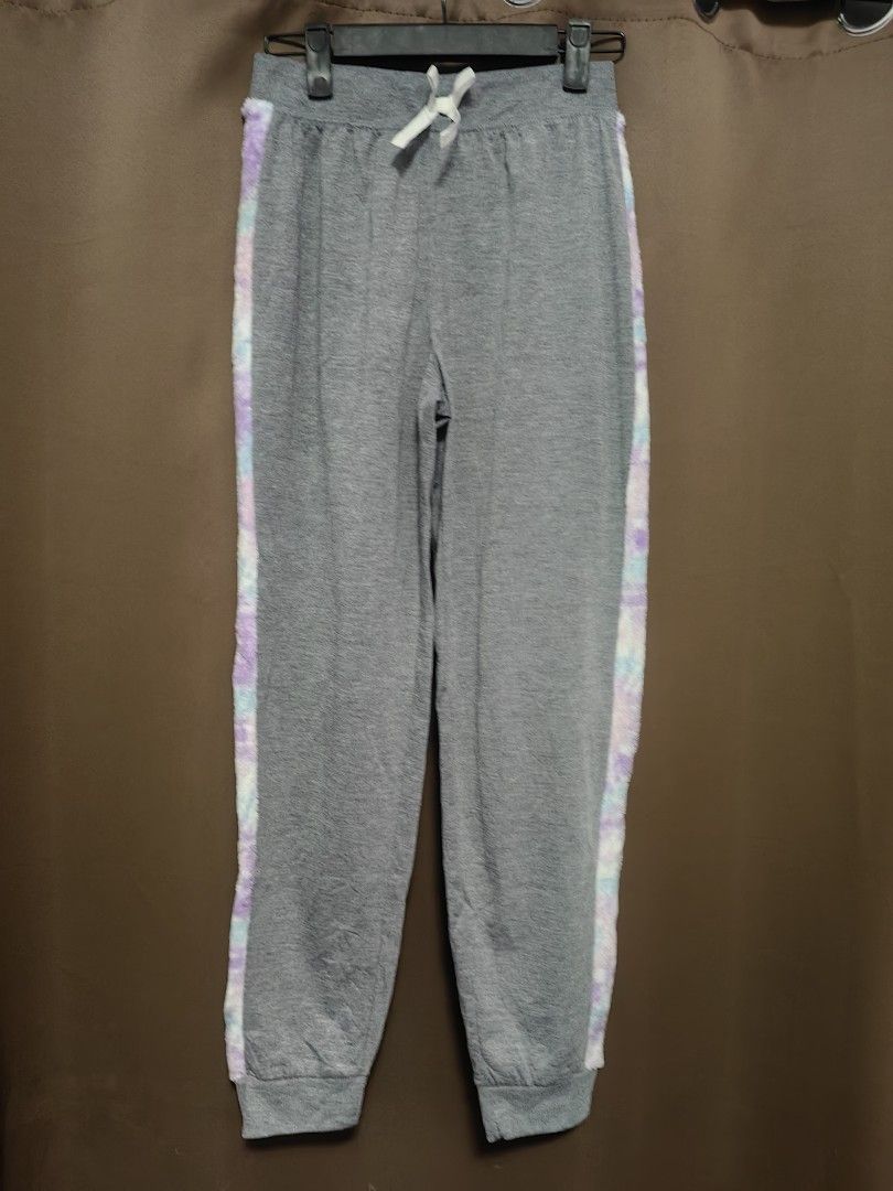 BCBG Girls Gray Sweatpants with Side Detail (Category: Babies & Kids Fashion) located in Malolos. Submitted by aemcloset (Listing ID 1427894986, Image 1). Description: Size 22-26 Length 36 Pwede sa adult small.