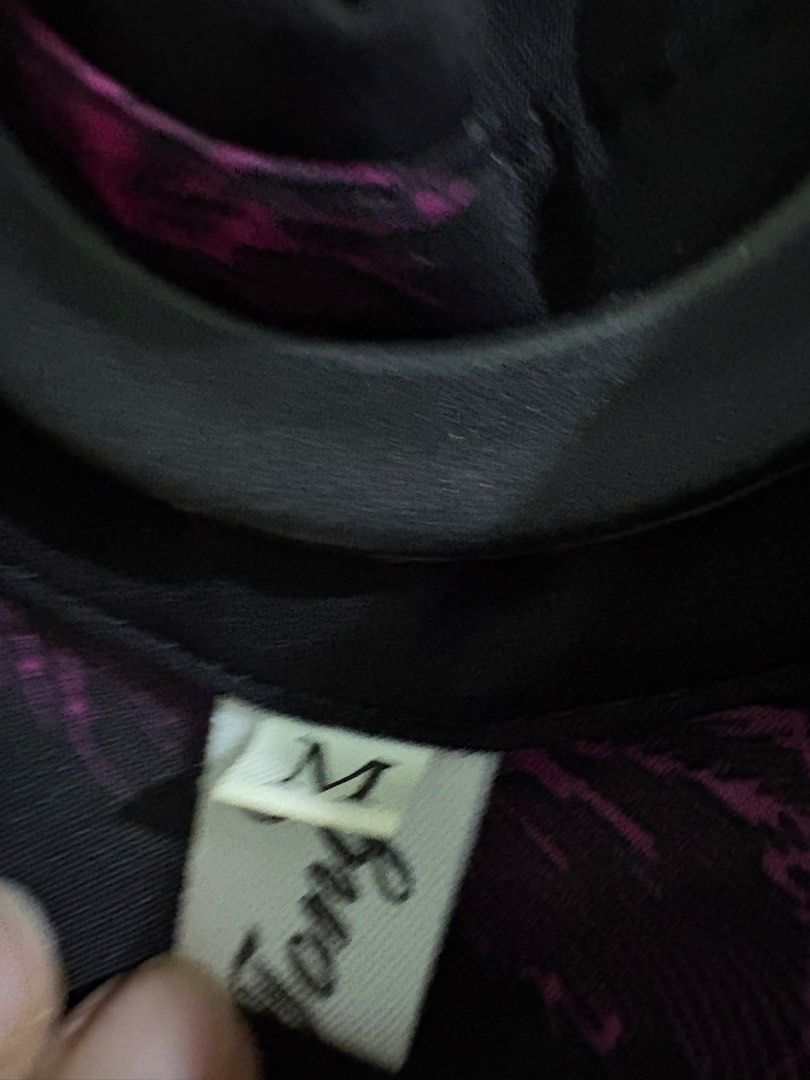 Black Feather Print Shirt - Size M (Category: Coats, Jackets and Outerwear) located in Manila. Submitted by majregio (Listing ID 1427822605, Image 2). Description: brand new .