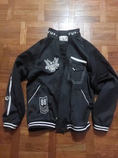 (Category: ) located in . Submitted by coolclassycloset (Listing ID 1427898466, Image 1). Description: .