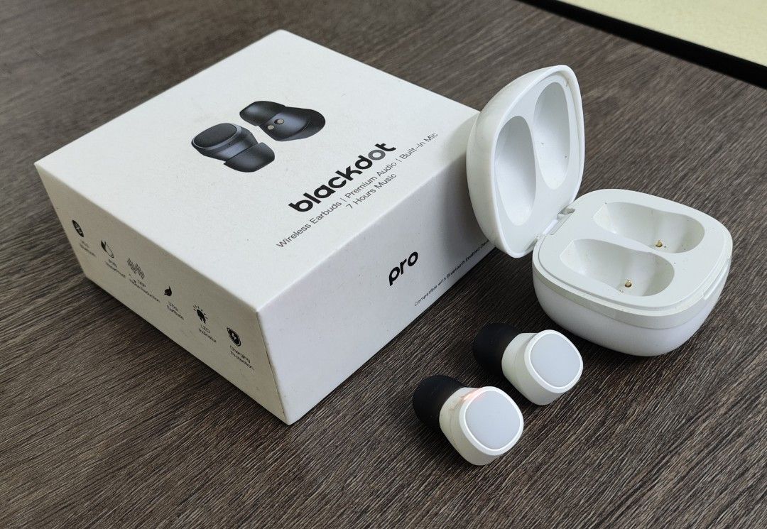 Blackdot wireless earbuds408715268132055042