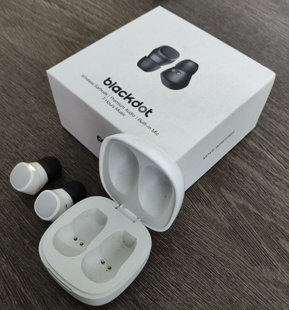 Blackdot wireless earbuds408715268132055041
