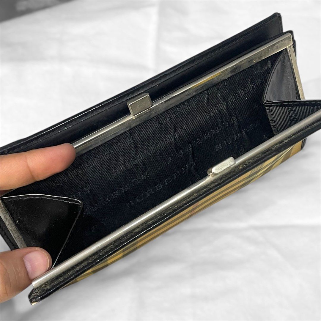 Burberry Vintage Long Wallet (Category: Luxury Bags & Wallets) located in Bulacan. Submitted by sweetmarijane (Listing ID 1427922883, Image 3). Description: ~ Personal collection ~ Good condition ~ Minimal signs of used ~ Vintage rare finds 💛Guaranteed Authentic 🧡Please no lowballing! 🤎All the details are in the photos 🤎This is not a brand new product, manage your expectations—preloved pieces may show signs of wear.