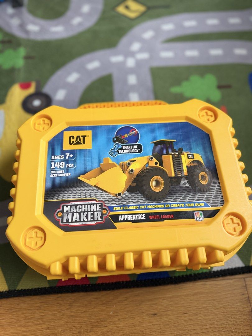 CAT Machine Maker Apprentice Wheel Loader (Category: Lego & Building Sets) located in Singapore. Submitted by lychee.macaroon (Listing ID 1427851840, Image 4). Description: Self pickup from River Valley/Somerset.