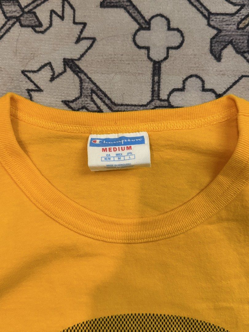 Champion T-shirt - Medium (Category: Tshirts & Polo Shirts ) located in San Juan City. Submitted by drewselects (Listing ID 1427838151, Image 3). Description: Champion shirt brand new W:22 L:29.