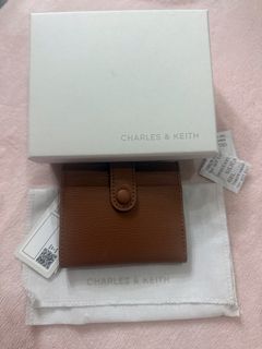 (Category: ) located in . Submitted by purse.vanity (Listing ID 1427896601, Image 1). Description: .