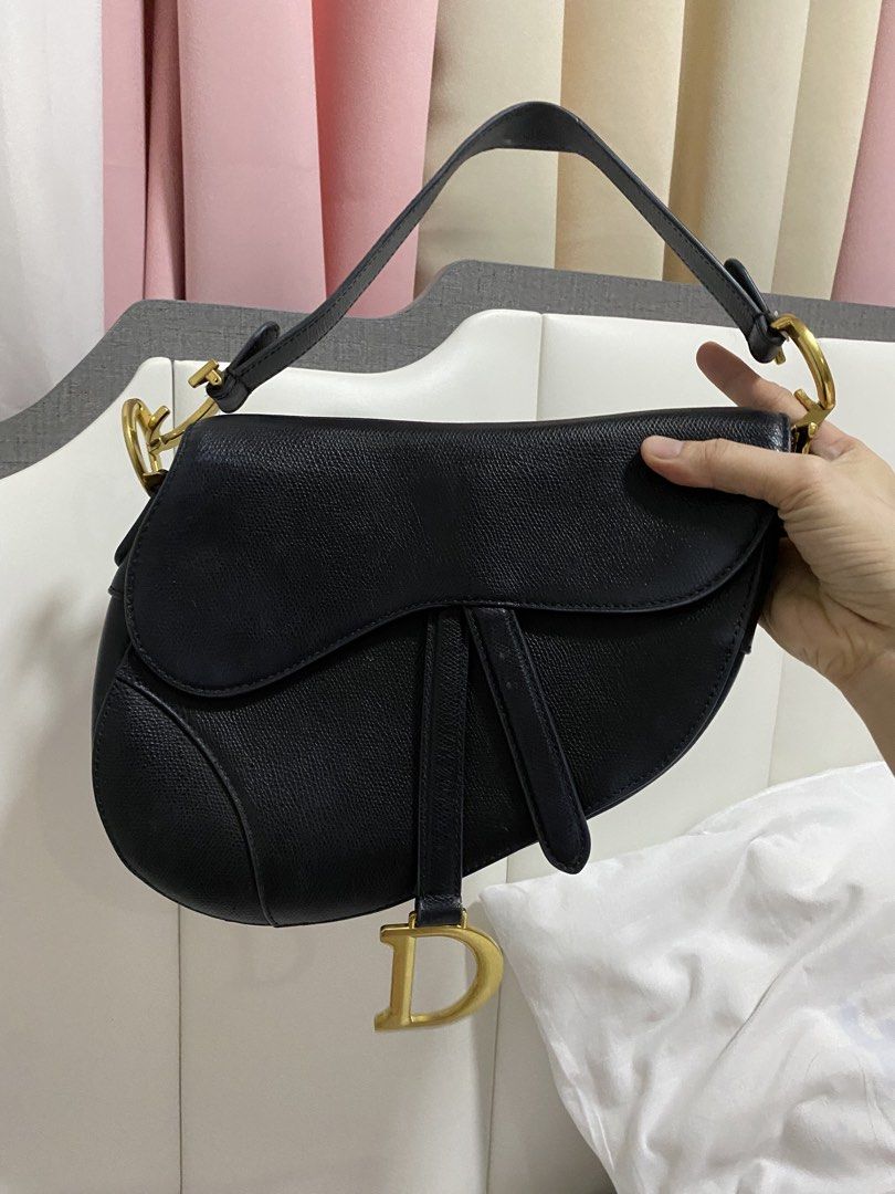 Christian Dior Saddle in Black (Category: Luxury Bags & Wallets) located in Santa Rosa. Submitted by sassycollection. (Listing ID 1427811613, Image 2). Description: Preloved condition still in pristine condition .