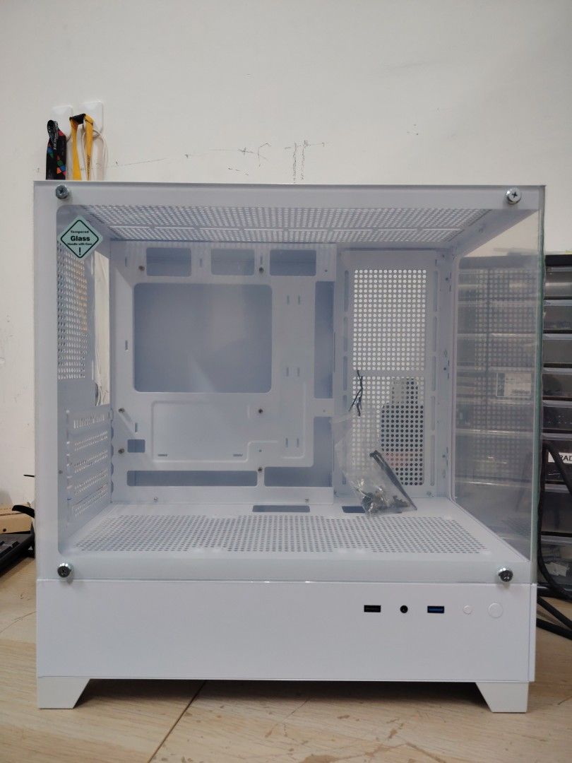 Computer / PC Case 390 White413296660159539200