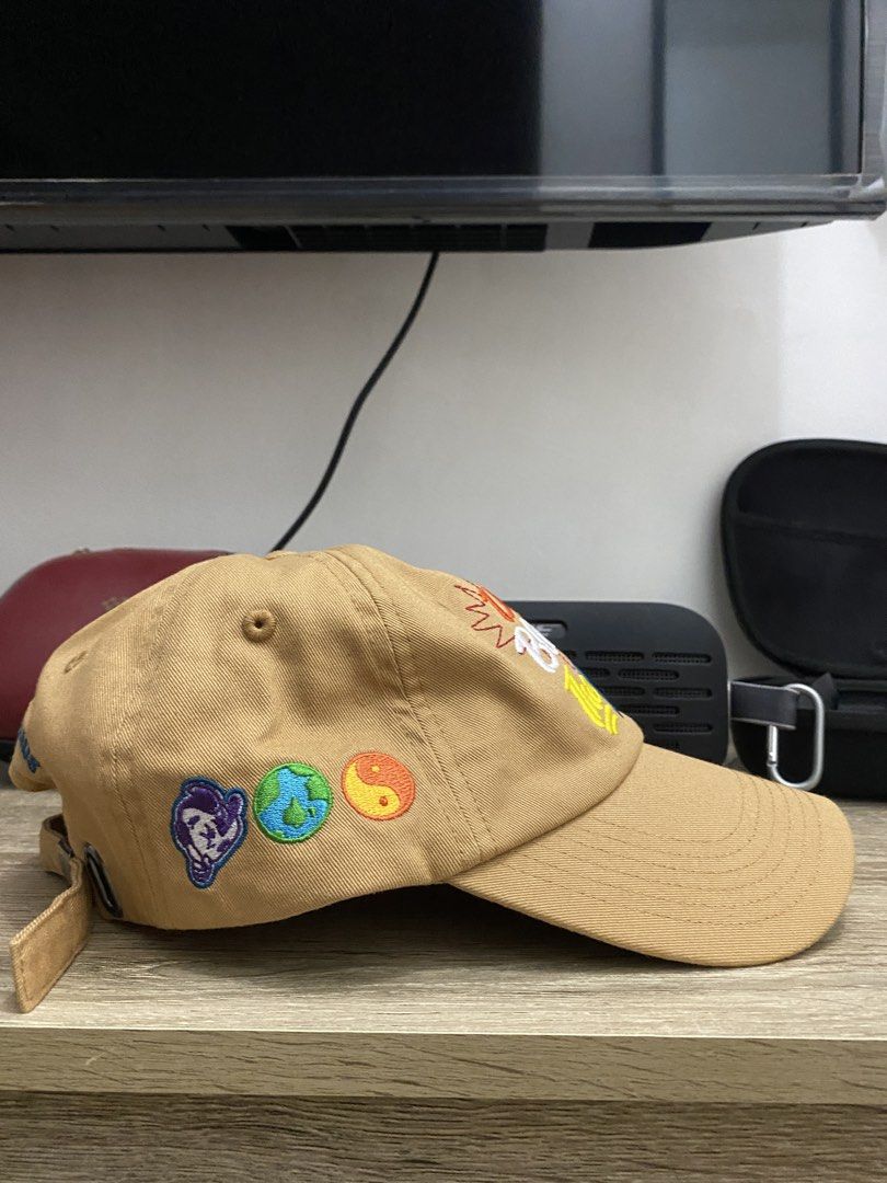 DBTK x H&M Cap (Category: Caps & Hats) located in Cavite. Submitted by mavi.gif (Listing ID 1427924986, Image 3). Description: 📌 Limited Edition Used twice tapos tinambak kaya gusot. Pa steam iron niyo na lang para mawala lukot. Loc - Imus.
