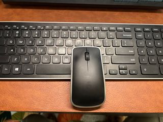 Dell KM714 Wireless Keyboard and Mouse Combo