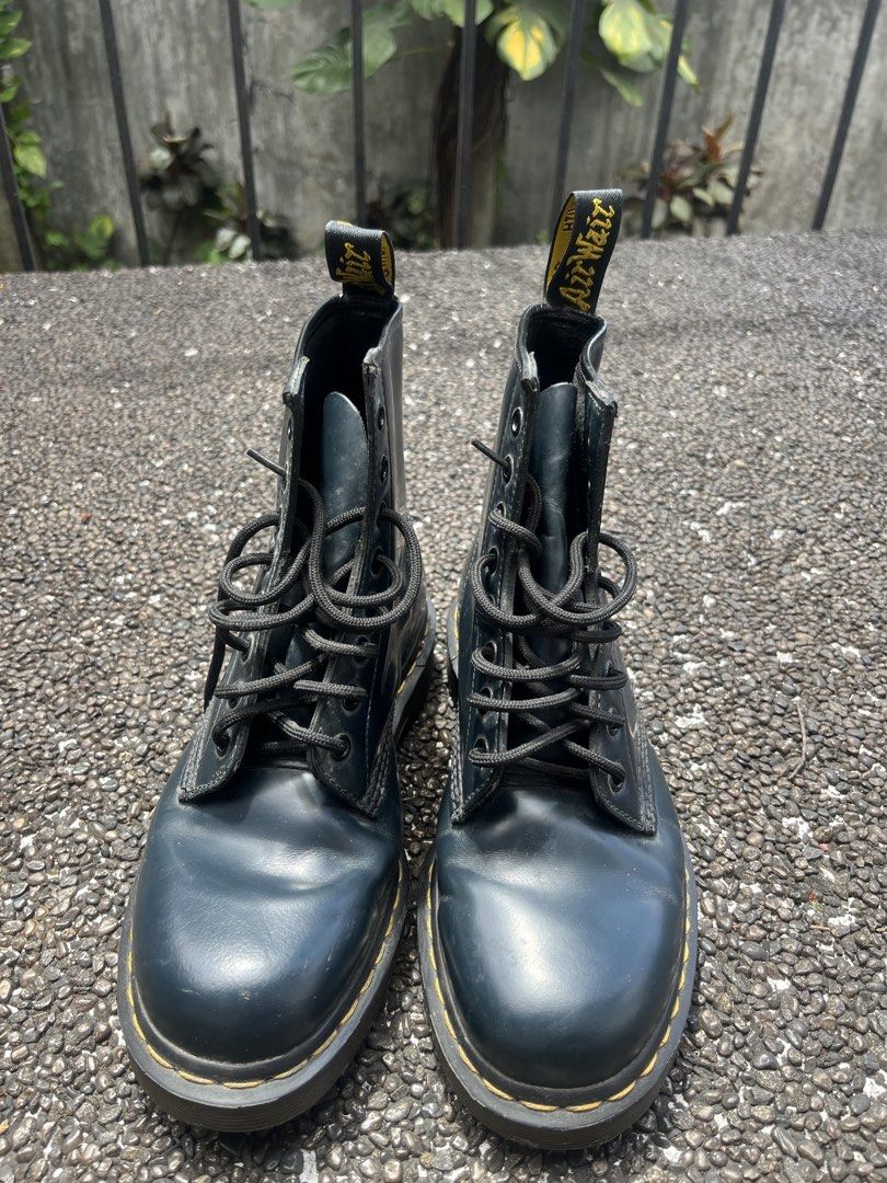 DOC Dr. Martens Boots air cushion soles (Category: Boots) located in Manila. Submitted by beck777 (Listing ID 1427886030, Image 2). Description: doc dr. martens air cushion soles size 7 UK location: manila or fairview.