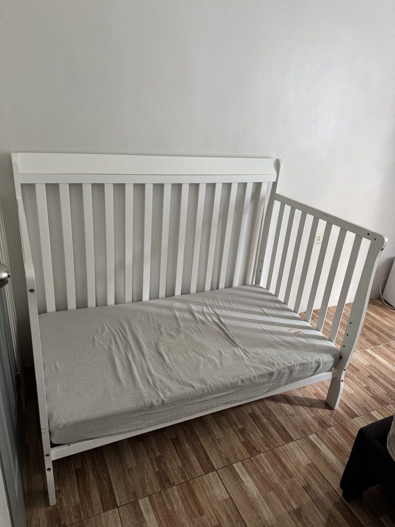 Dwelling White Baby Crib (Category: Cots & Cribs) located in Rizal. Submitted by christellebasilio (Listing ID 1427809740, Image 3). Description: Includes uratex foam.