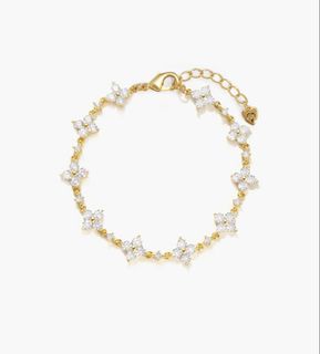 (Category: ) located in . Submitted by tildswardrobe (Listing ID 1427909679, Image 1). Description: .