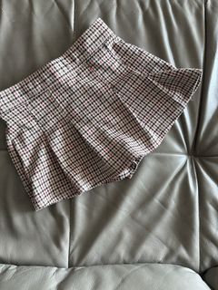 (Category: ) located in . Submitted by lessisbest (Listing ID 1427782072, Image 1). Description: .