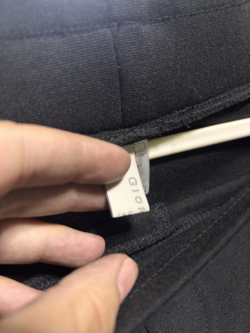 Giordano Black Jeggings (Category: Other Bottoms) located in Manila. Submitted by marlapapas (Listing ID 1427915368, Image 2). Description: Slightly used Good quality, good for office Fits S-M.